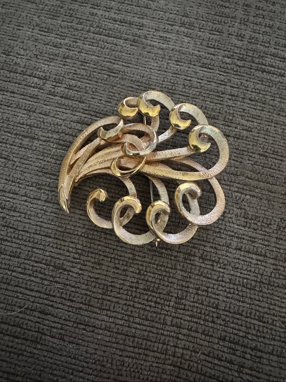 Vintage Crown Trifari Gold-Tone Textured Swirl Scroll Statement Brooch